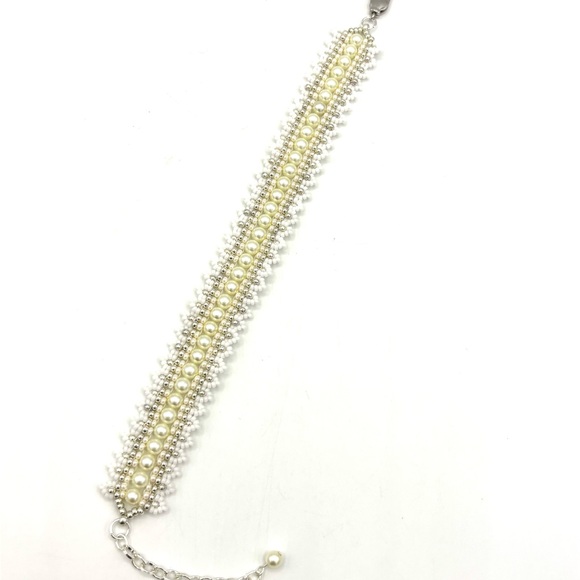 Hand Crafted White Pearl Beaded Lace Bracelet - Picture 5 of 8